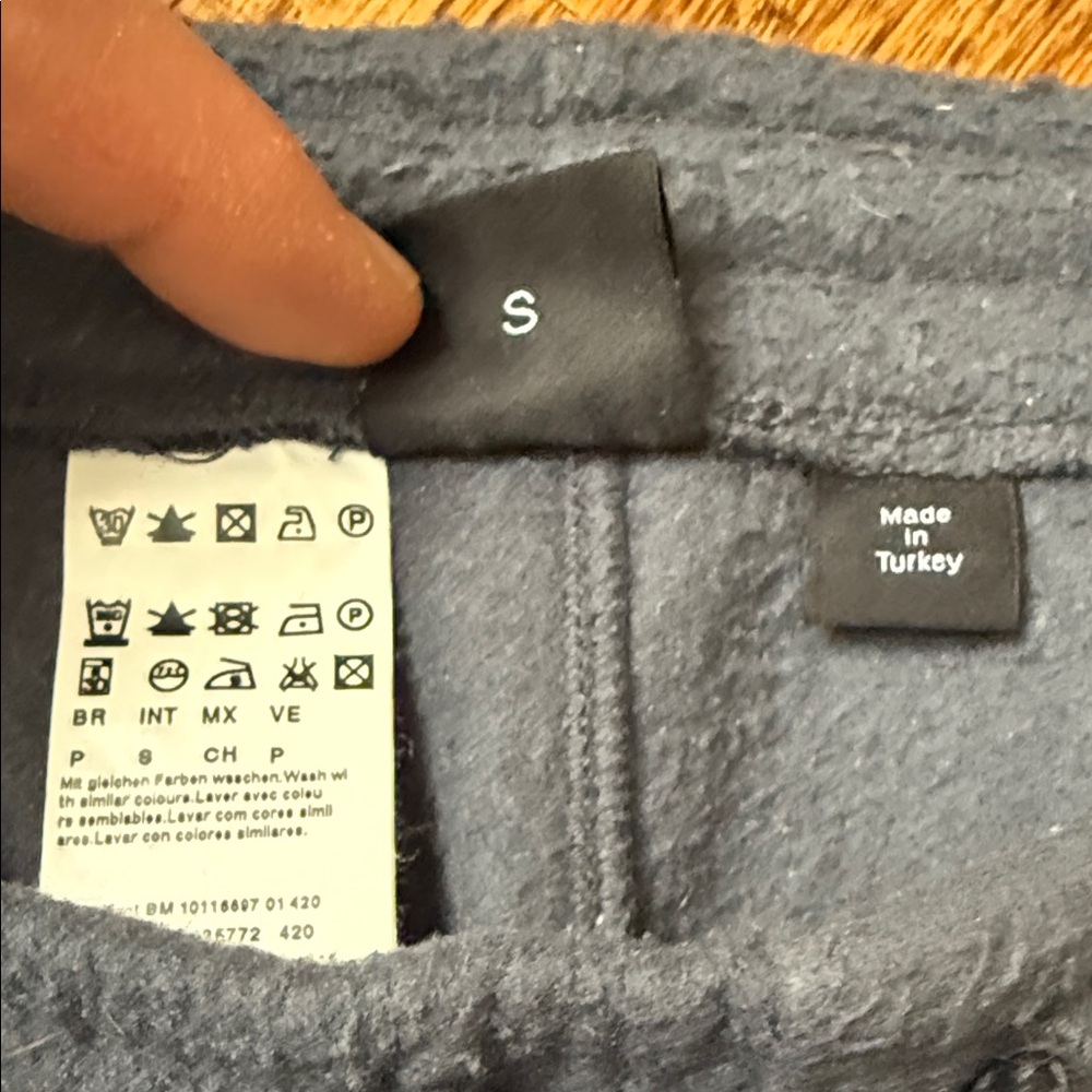 Hugo Boss loungewear - Picture 3 of 6